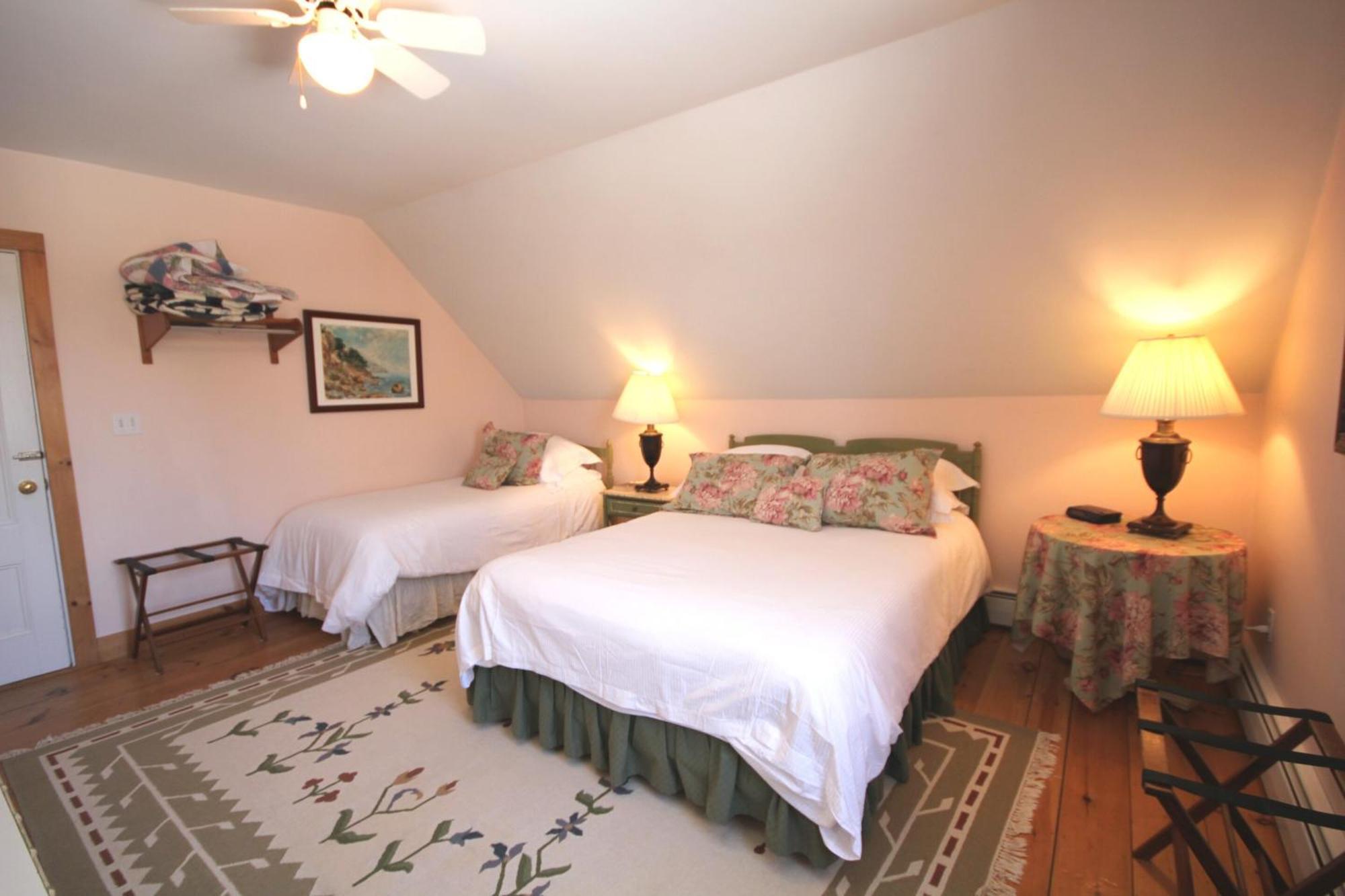 Highland Lake Inn Andover Pokoj fotografie