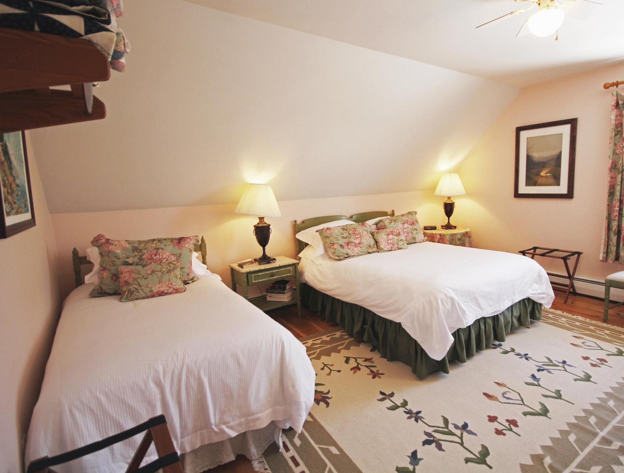 Highland Lake Inn Andover Pokoj fotografie